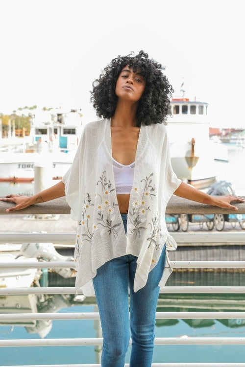 Embroidered Daisy Linen Kimono