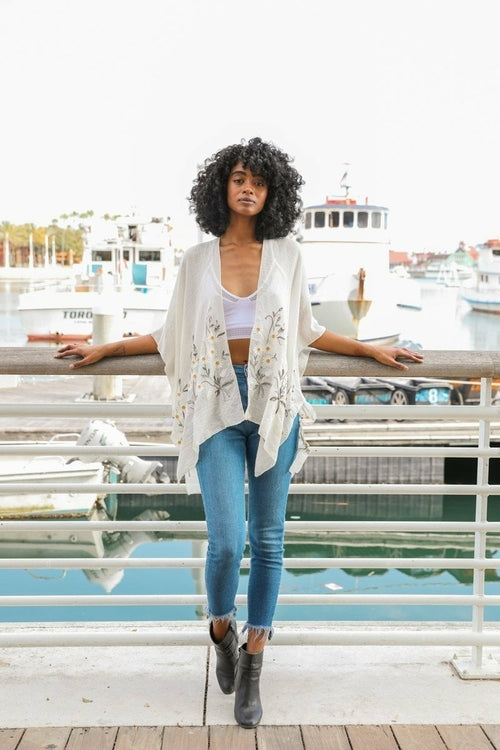 Embroidered Daisy Linen Kimono